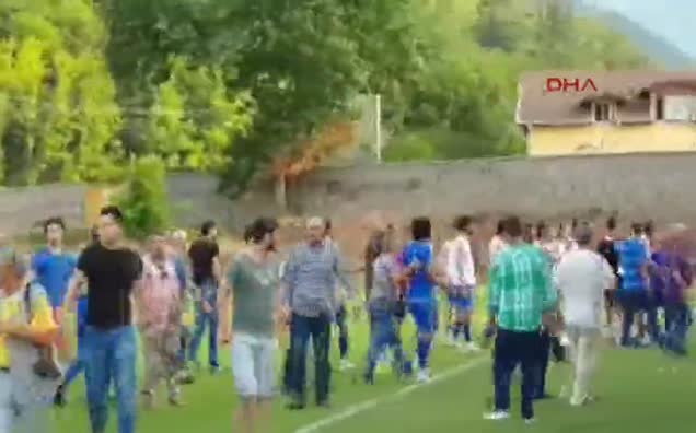 Hazırlık maçında yumruklar konuştu