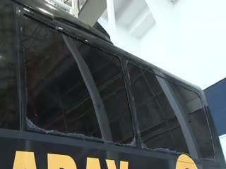 Galatasaray takım otobüsüne taşlı saldırı
