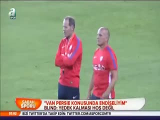 "Van Persie konusunda endişeliyim"