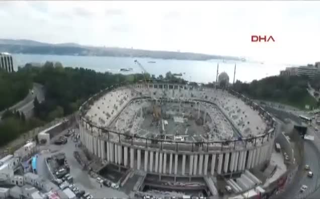 Vodafone Arena'da çatı kaldırılıyor