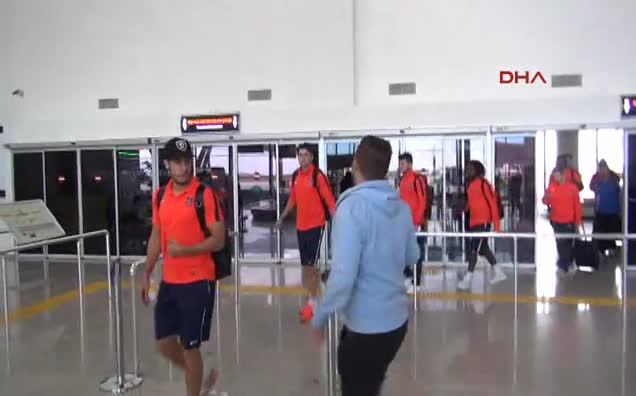 Havalimanında sadece bir taraftar karşıladı
