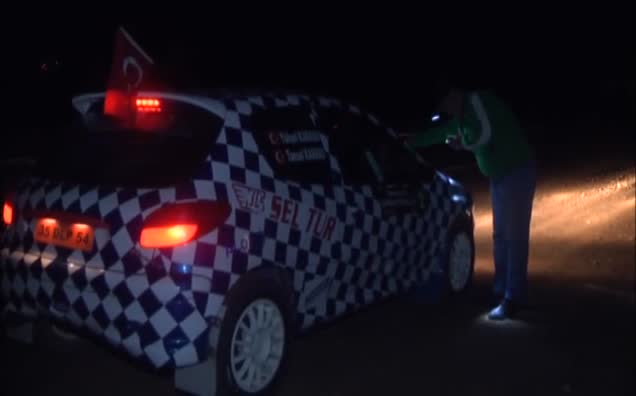 Gece rallisi nefes kesti