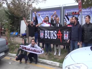 Beşiktaş'a Bursa'da meşaleli karşılama