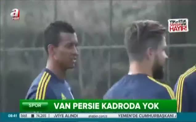 Van Persie kadroda yok