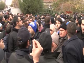 Futbolcunun kafasına taş isabet etti