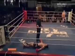 Bu nakavt herkesi gülme krizine soktu