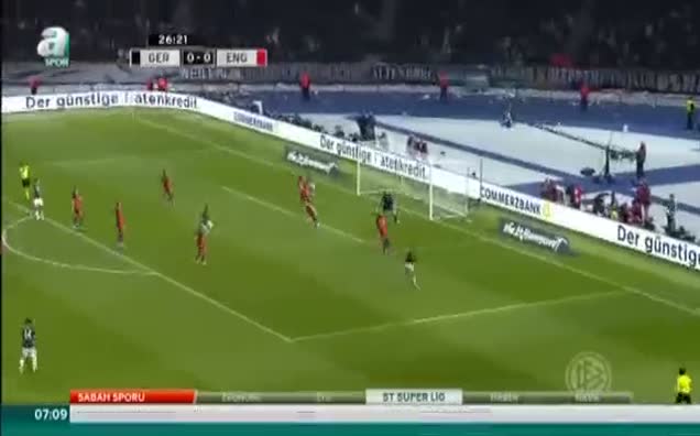 İngiltere 2-0'dan geri döndü
