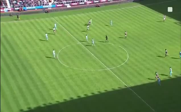West Ham kalecisinden inanılmaz gol