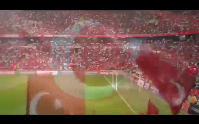 Rafet El Roman'dan A Milli Takım'a şarkı