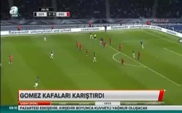 Gomez kafaları karıştırdı!