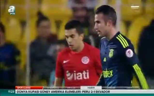 Fenerbahçe'de Van Persie belirsizliğini