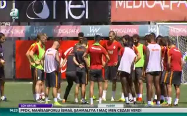 Riekerink'ten gençlere özel ilgi