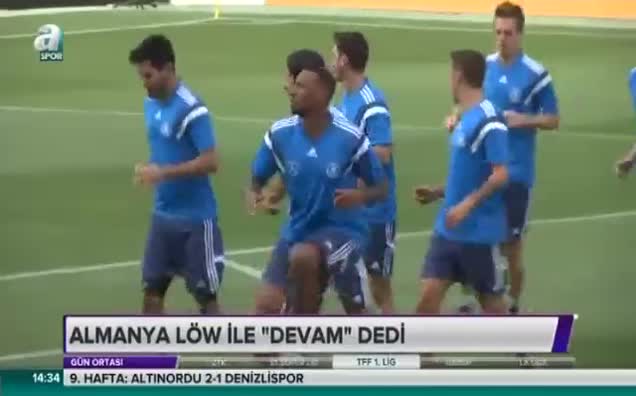 Almanya Löw ile ''Devam'' dedi