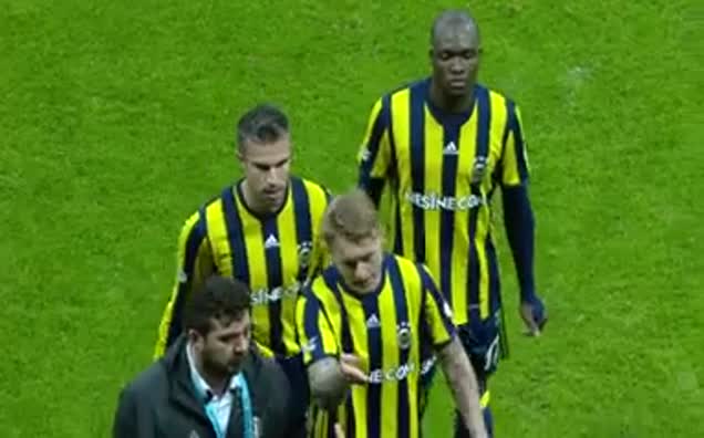 Şenol Güneş - Kjaer arasında tartışma