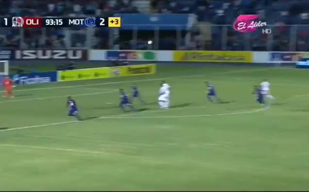 Sahaya daldı takımıyla aynı anda golü attı