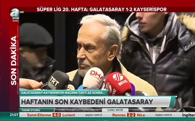 Cengiz Özyalçın'a beyaz mendilli protesto