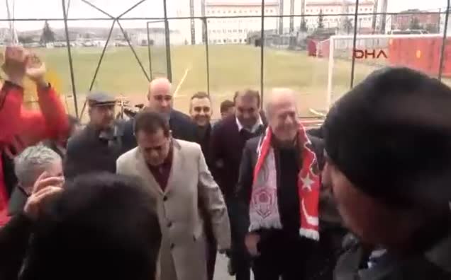 Bando Es Es'ten Mustafa Denizli'ye özel beste