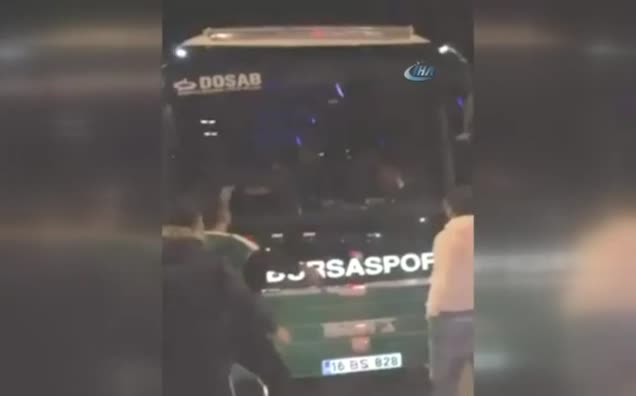 Bursaspor'a saldırı görüntüleri ortaya çıktı