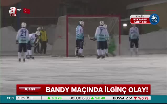 Bandy maçında ilginç olay