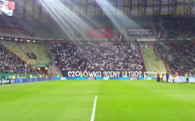 Legia Varşova tribünü çıtayı yükseltti