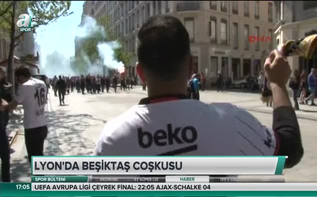 Beşiktaş taraftarı Lyon sokaklarını inletti