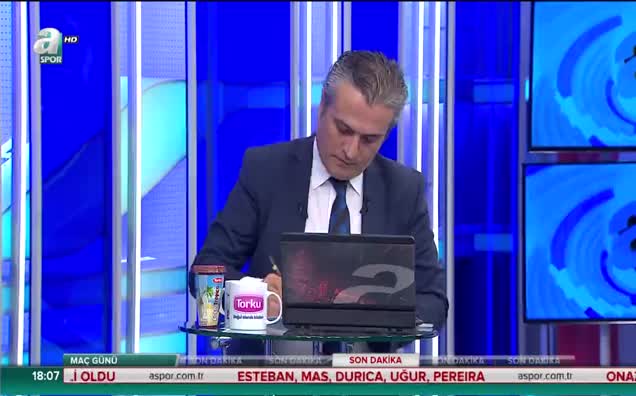 Başakşehirli futbolcular A Spor muhabirine saldırdı