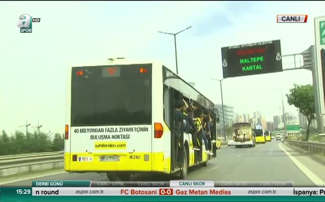 Fenerbahçe taraftarı otobüslerin camını kırdı