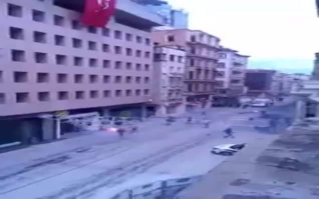 Taksim'de gergin anlar