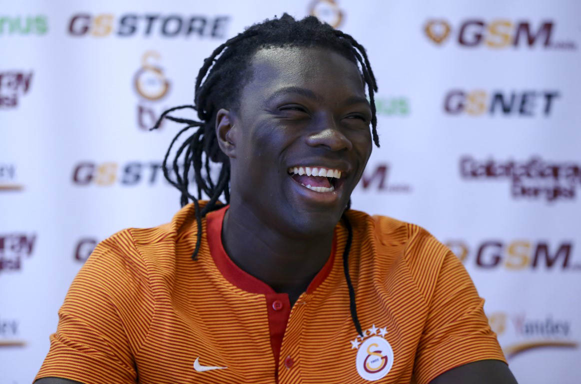 Gomis sosyal medyayı salladı