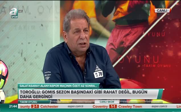 Erman Toroğlu: Ayhan Akman konu mankeni gibi